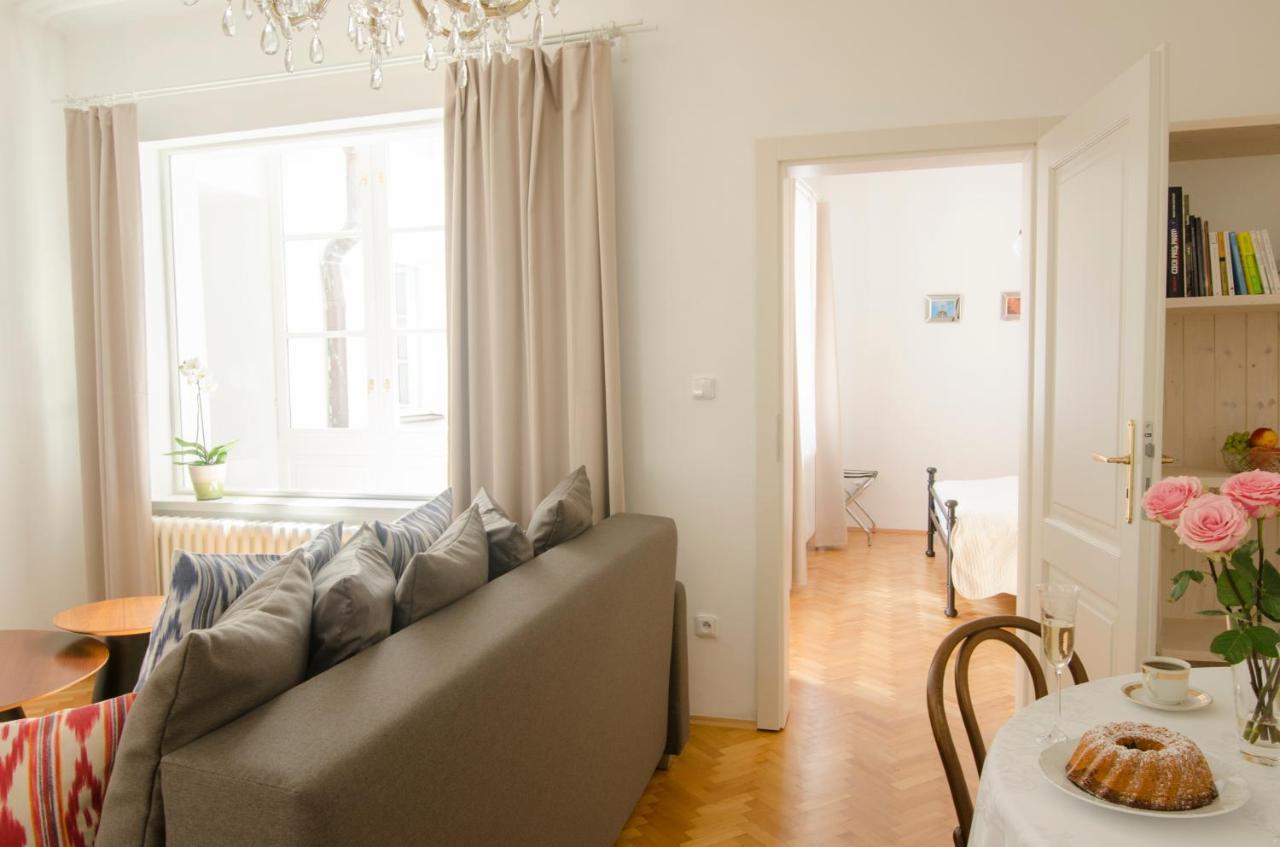 Wishlist Residences - Charles Bridge Karlova Prag