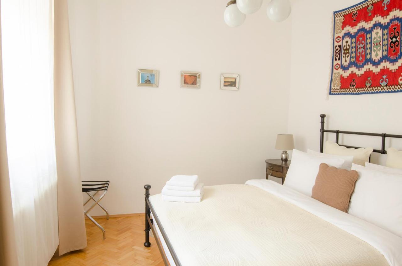 Wishlist Residences - Charles Bridge Karlova Lejlighed